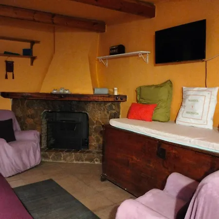 Casa Manuel Y Ana Maria. Llombera