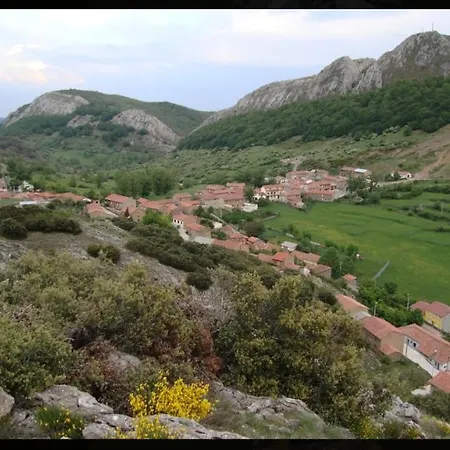 Casa Manuel Y Ana Maria. Llombera