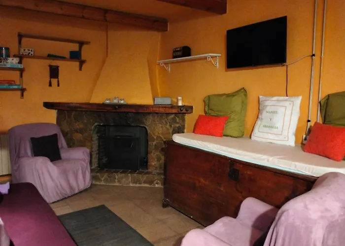 Casa Manuel Y Ana Maria. Llombera