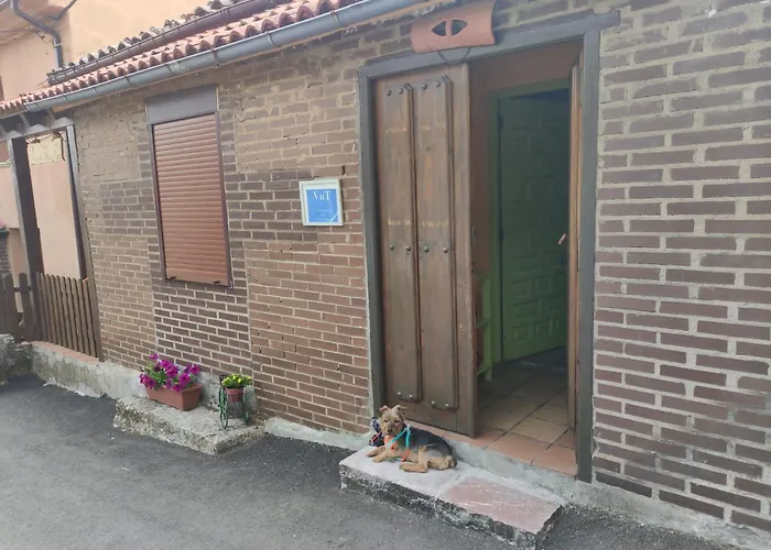 Casa Manuel Y Ana Maria. Llombera