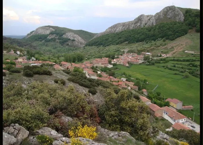 Casa Manuel Y Ana Maria. Llombera
